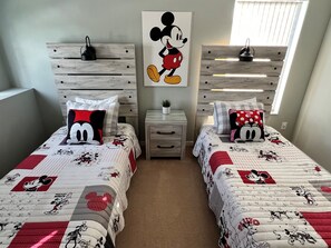 5 bedrooms, desk, iron/ironing board, travel cot