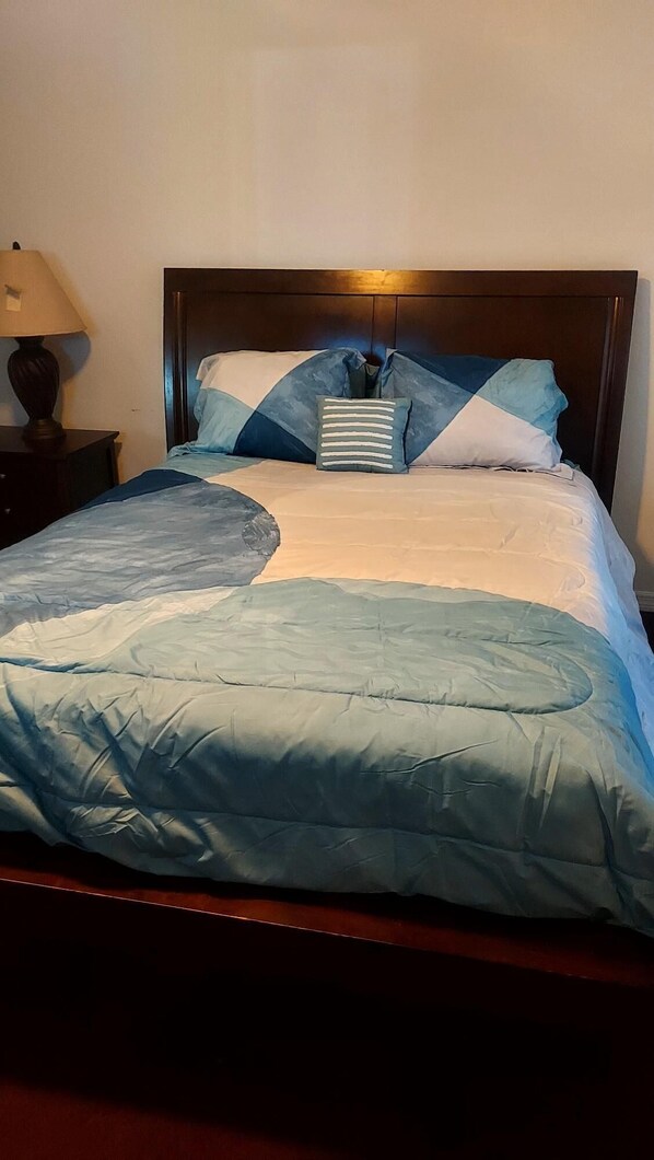 2 bedrooms, iron/ironing board, WiFi, bed sheets