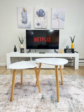 Interior - 1 Bedroom Urban Retreat with Patio & Gym! (Newark)