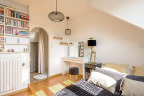 3 soverom, strykejern/-brett, wi-fi og sengetøy