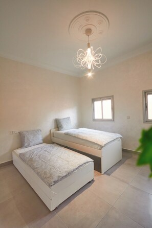2 bedrooms, iron/ironing board, WiFi, bed sheets
