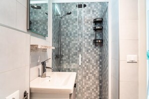 Douche, bidet