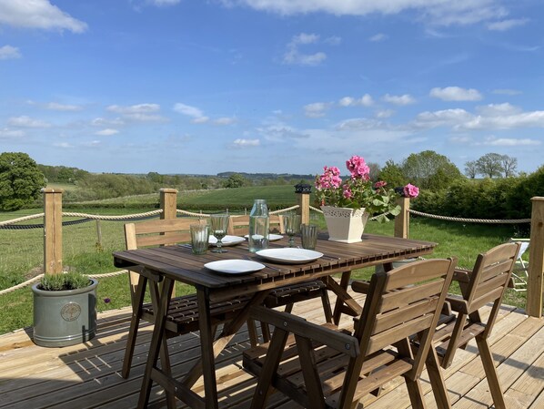 House | Balcony - Beautiful Pet-friendly Cabin in Banbury, No Deposit (Banbury)