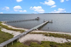 Beach - Waterfront+Dock+Kayaks+PingPong (Carteret County)