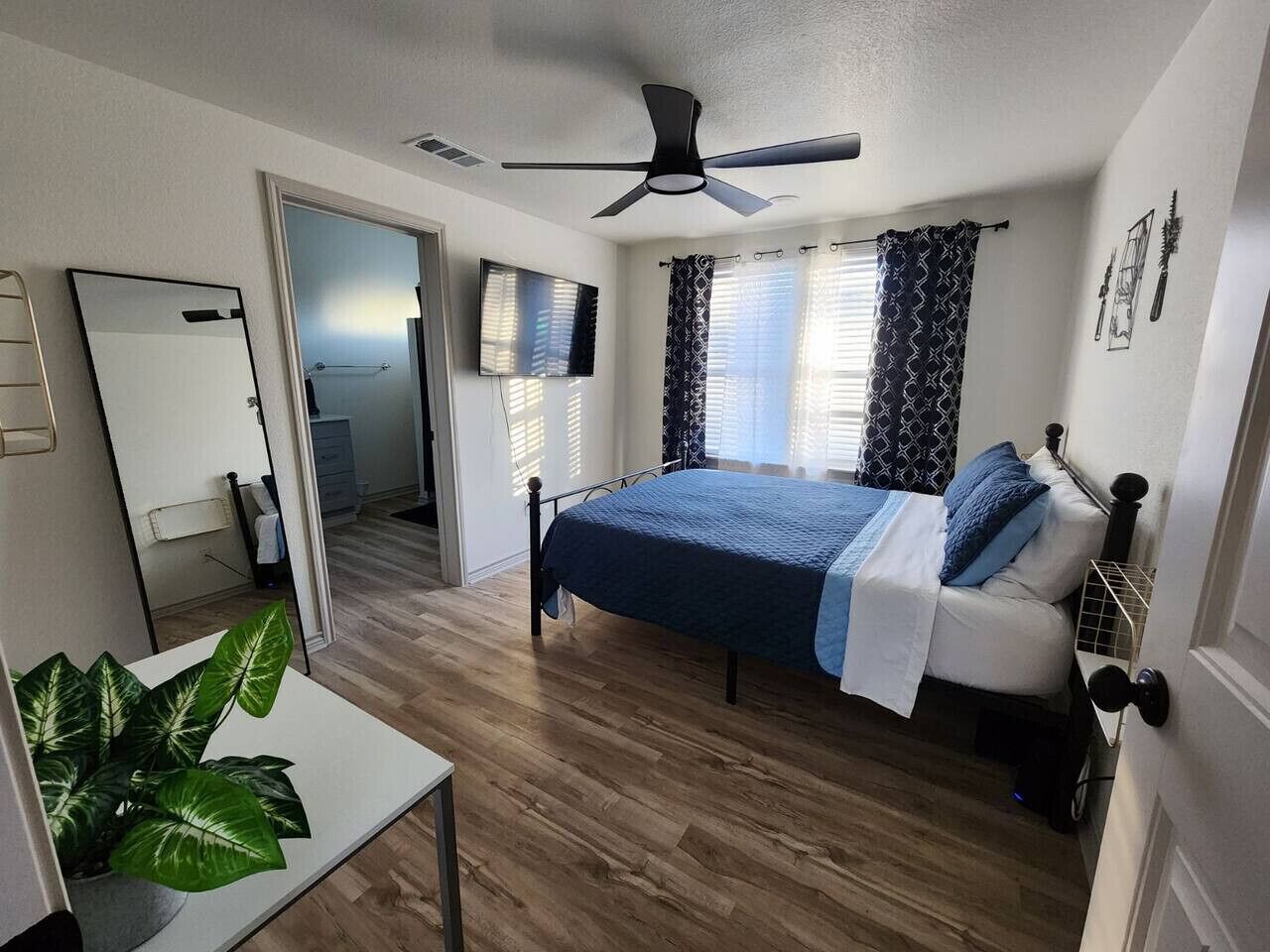 3 Schlafzimmer, Schreibtisch, WLAN, Bettwäsche