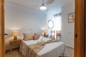 3 chambres, fer et planche Ă repasser, Wi-Fi, draps fournis