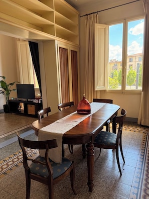 Dining - Dimora Patella - Florence
Spacious apartment 7 minutes from the city center (Firenze)