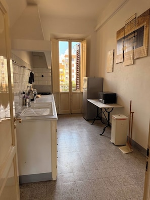 Private kitchen - Dimora Patella - Florence
Spacious apartment 7 minutes from the city center (Firenze)