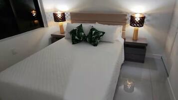 4 bedrooms, desk, iron/ironing board, WiFi