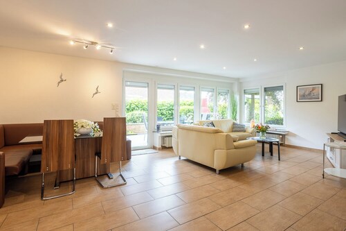 Robbenglück Tossens ground floor apartment (barrier-free, family-friendly, with garden)