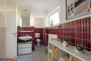 Douche, sèche-cheveux