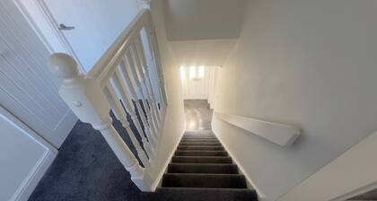 Charming Houghton Regis House With 4 Bedrooms