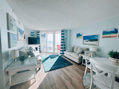 "Tranquil Folly" 2 bed/2 bath St Regis condo