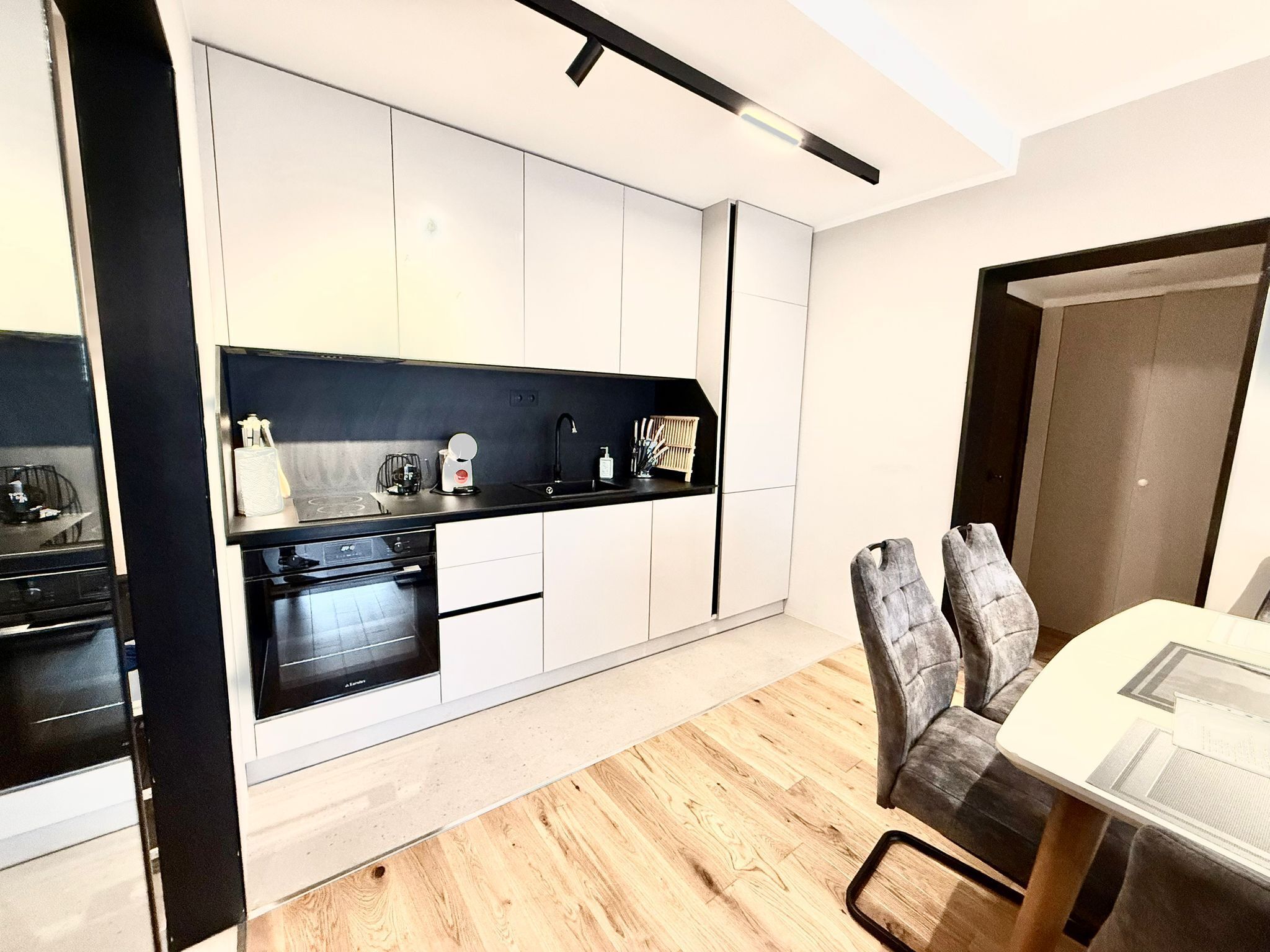 Oven, dishwasher, coffee/tea maker, electric kettle