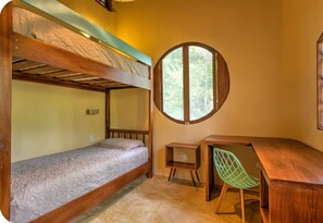 4 camere, una scrivania, Wi-Fi gratuito, lenzuola