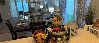 3 bedroom villa in The Villages. Minutes from Brownwood and Sawgrass.