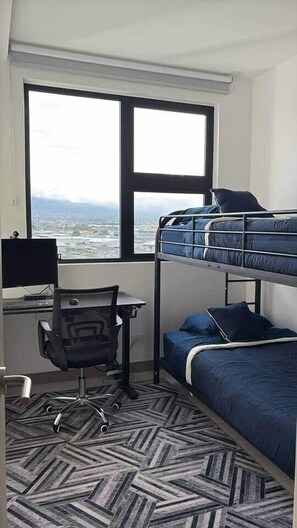 2 chambres, fer et planche à repasser, Wi-Fi, draps fournis