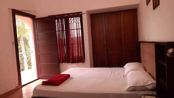 9 bedrooms, iron/ironing board, WiFi, bed sheets