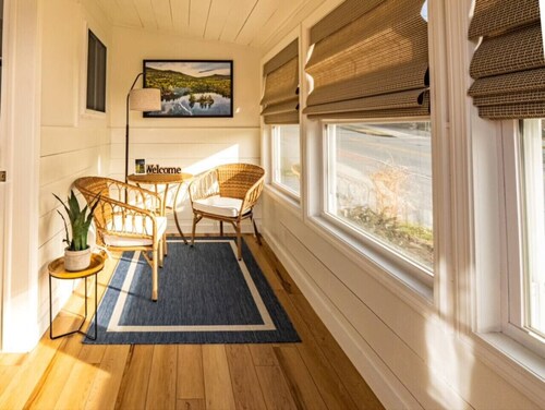 Lake George Luxury Cabin (Alcove Studio)