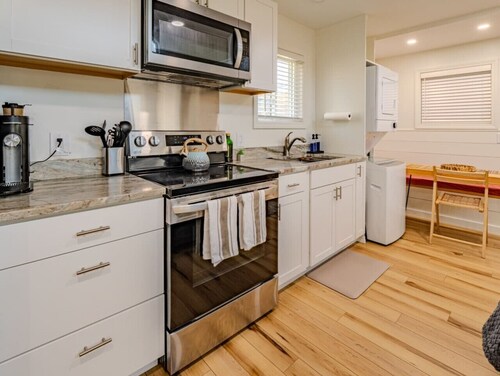 Lake George Luxury Cabin (Alcove Studio)