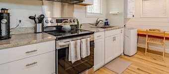 Lake George Luxury Cabin (Alcove Studio)