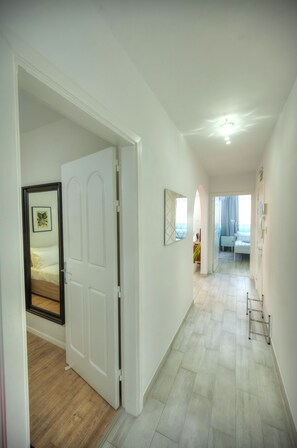 2 habitaciones, tabla de planchar con plancha y wifi gratis 