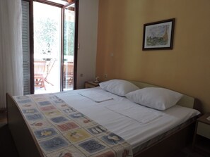 1 chambre, fer et planche à repasser, Wi-Fi, draps fournis