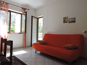 Living area - Charming Apartment 2,-bedroom apartment in terrific Novalja with WiFi, AC (Novalja)