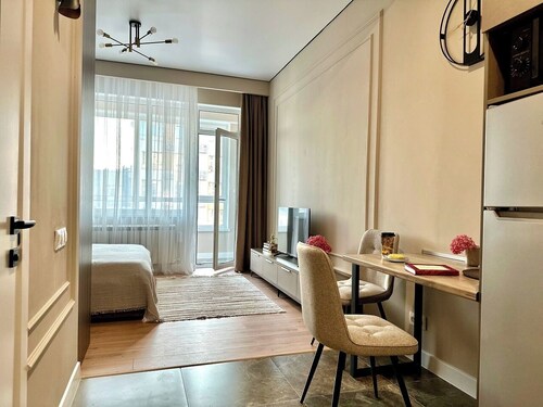 "Cocoa" cozy 1-bedroom apartment in Almaty with WiFi, AC