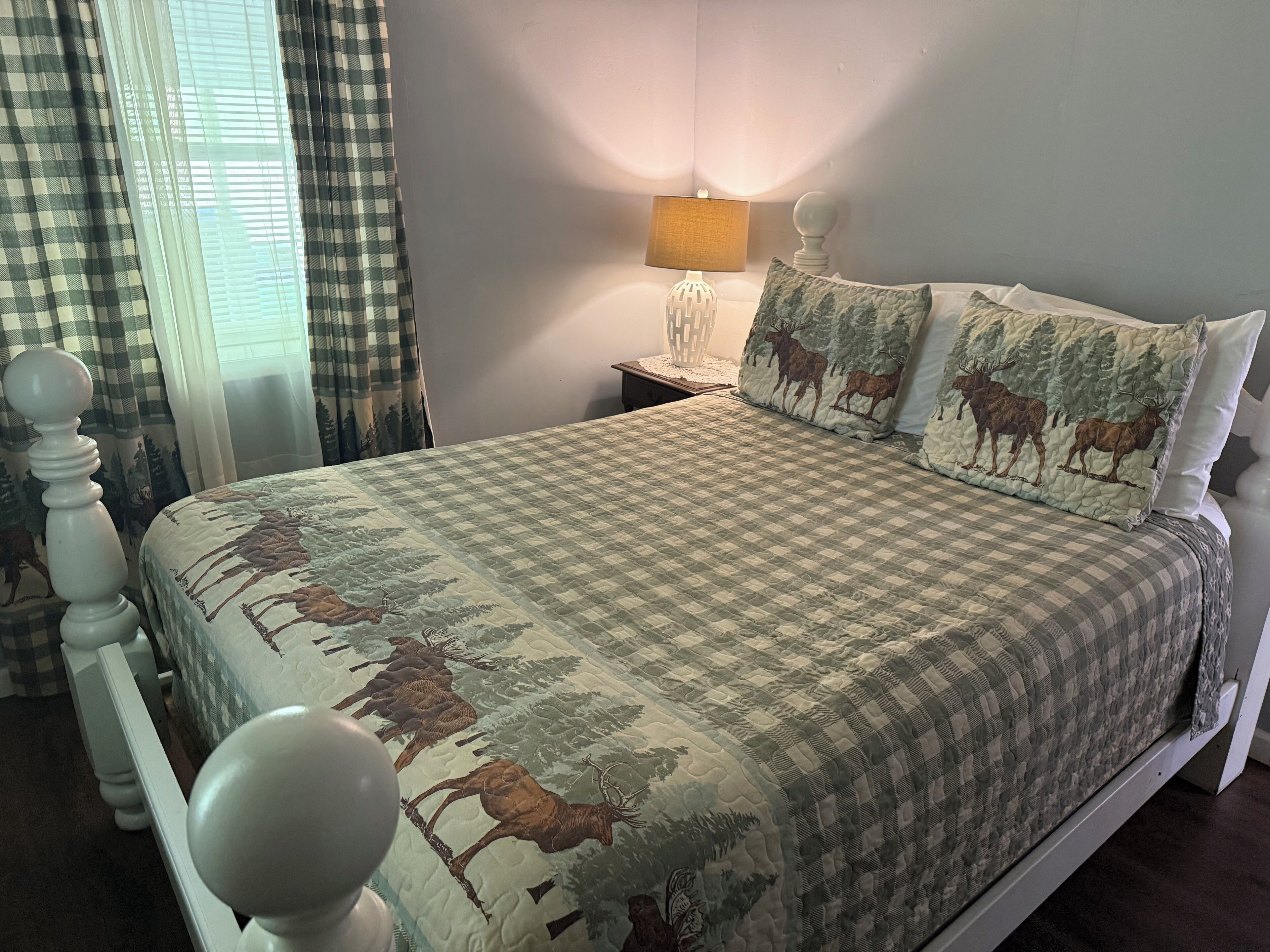 3 多间卧室、免费 WiFi、床单