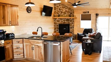 Smart TV, fireplace