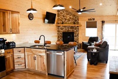 Entire Cabin in Linn, MO with all the extras