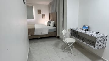 2 habitaciones, tabla de planchar con plancha, wifi y ropa de cama