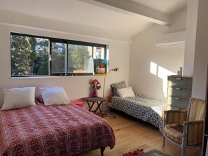 2 chambres, fer et planche à repasser, Wi-Fi, draps fournis