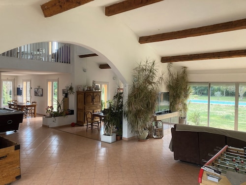 Aix en Provence beautiful Provencal house with swimming pool 12 x 6 large lot