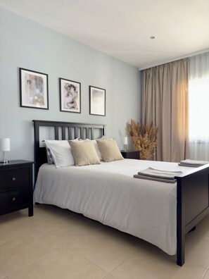 2 habitaciones, escritorio, tabla de planchar con plancha y wifi 