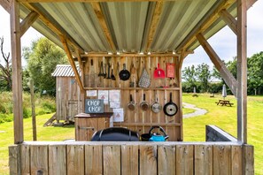 Private kitchen - Bell Tent Near North Devon Beaches, No Deposit (Ilfracombe)