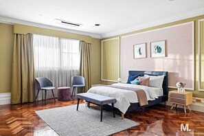 4 bedrooms, iron/ironing board, WiFi, bed sheets