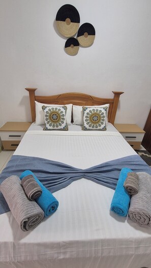2 bedrooms, iron/ironing board, free WiFi, bed sheets