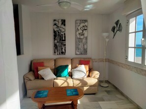 Living area - Beach front apartment (AN)