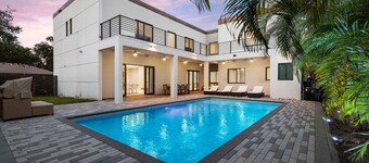 Lux 10 Bed&Bath Suite Villa w/ Warm Pool & Game Rm