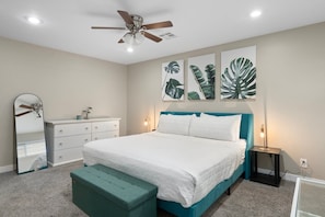 4 bedrooms, iron/ironing board, WiFi, bed sheets