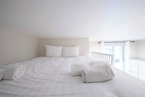 Apartment | 1 bedroom, laptop workspace, iron/ironing board, bed sheets