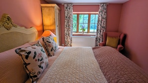 3 chambres, accès au Wi-Fi (inclus), literie fournie