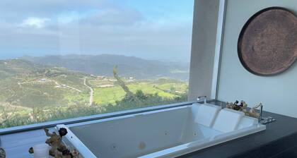 "The Peak": A Sleek, Modern Malibu Hills Estate with Room for 12 Guests.