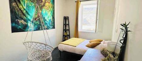 2 bedrooms, WiFi, bed sheets