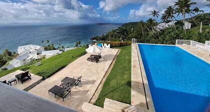 Cozy 2-bedroom apartment in welcoming Samana , Pool and Private beach