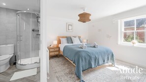 Hair dryer, towels - Prime Location, Southwold Gem, Sleeps 8 (Suffolk)