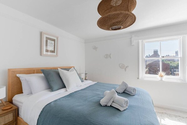 3 bedrooms, iron/ironing board, travel cot, free WiFi