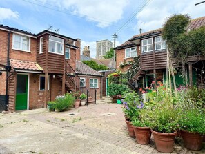 Exterior - Prime Location, Southwold Gem, Sleeps 8 (Suffolk)